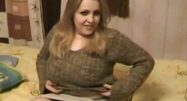 Marido lame diligentemente el coño de xvideos señoras maduras la esposa mientras filma en casa