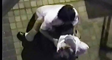 En la playa, morena madura servida por una gran polla de un videos pornos de señoras casadas hombre calvo