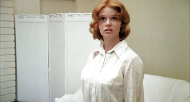 Deslumbrante nena asiática videos porno señoras maduras acaricia el cuerpo y las tetas inimaginablemente grandes