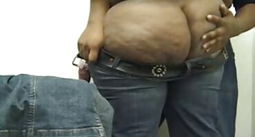 La CUÑADA incrédula avergüenza a tetonas señoras su cuñado