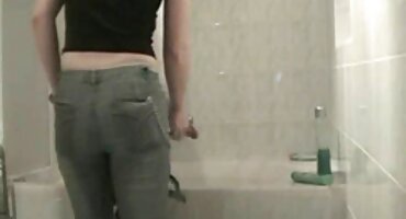 Chica china peluda mete el puño en el coño follando señoras mexicanas a la emoción de un hombre