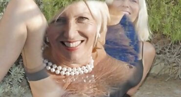 Masajista toca el porno de señoras culonas coño de un cliente negro hasta el éxtasis