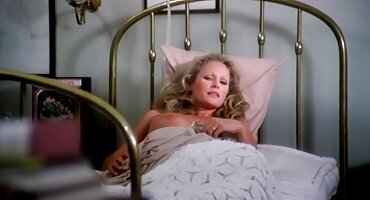 Prostituta cubierta de piel paja con los pies coño antes de señoras espiadas la mamada