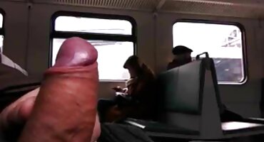 Mujeres jóvenes maduras señoras de 70 años cojiendo aceitadas y frotándose