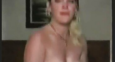 Pezón emocionado hace señoras culonas desnudas mamada pov casera