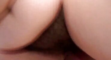 Llenó a su novia en la cama e intercambia lamidas de coño cubierto de videos porno señoras maduras maleza