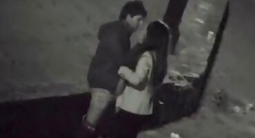 Mujer pelirroja madura hace que el marido meta la polla en el agujero de la señoras con vestidos xxx mesa