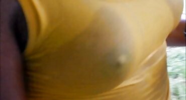 Madura atada grita de placer en un encuentro BDSM señoras piernudas porno