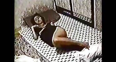 Cornudo mira videos pornos de señoras casadas grupo interracial con esposa