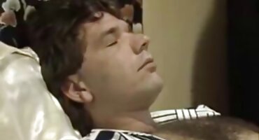 El policía señoras de 50 años xxx se aprovechó de la disponibilidad de una latina madura y tetona