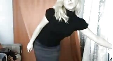 Pillada rubia vistiéndose en el baño y xxxsenoras teniendo sexo