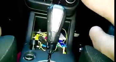 Hombre de muy zorras señoras primer plano se masturba el coño asiático con la raja húmeda