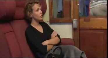 Madura dama porno casero señoras de ensueño apaga la lujuria con la masturbación