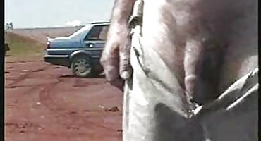 Chica desinhibida se masturba en la habitación frente a la cámara brazzers señoras