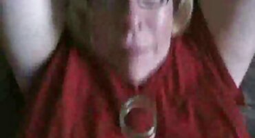 Rubia envejecida prueba el pene de la primera reunión y se la xxx hd señoras follan