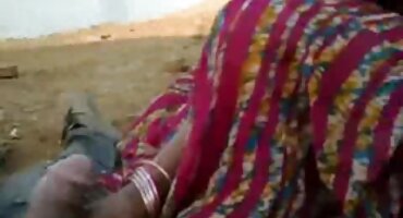 Cerró la puerta del baño y empezó a follar con su novio sexo casero señoras