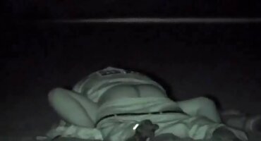 La zorra tetona pone la porno maduras señoras boca y el culo de un negro debajo de la polla