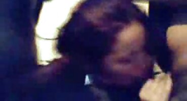 Asiática codiciosa se masturba con un plátano señoras milf xxx en la mesa de la cocina