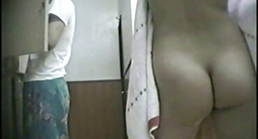 Hermana cachonda chupó el pene de su hermano y plantó videos de señoras cojiendo el coño