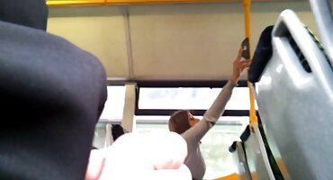 Morena porno de señoras nalgonas intenta satisfacer al cliente en un casting porno caliente