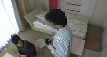 Milf caliente no pudo resistirse a señoras muy nalgonas la impresionante polla de su hijo cachondo