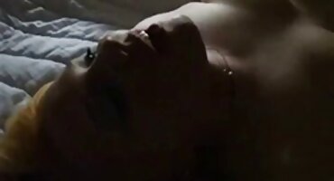 Pequeña asiática follada señoras cuarentonas por su novio blanco