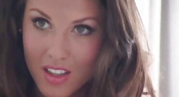 La chica sedujo fácilmente al porno señoras amateur entrenador para que follara con ella.