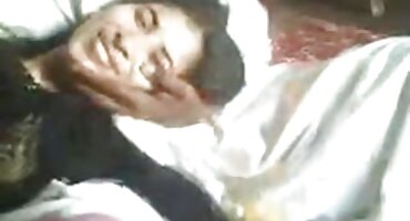 señoras mayores cogiendo