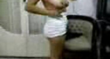 Masajista tatuada relajada y follada MILF señoras mamando jugosa peluda