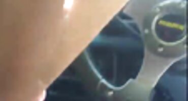 Chica de ébano tatuada con las tetas empapadas para seducir a un porno de señoras en español hombre