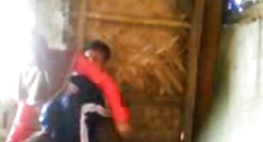 Dejó la polla frente a una chica en la cocina y pidió una mamada videos caseros de señoras al final