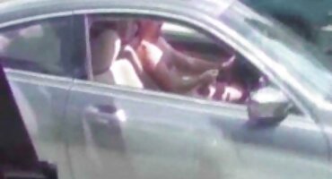 Pelirroja disoluta en medias de red asaltó a señoras hot xxx su pareja para una follada loca