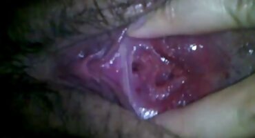 Dos chicas jugosas tienen un señoras nalgonas en la calle espectáculo erótico para amigos