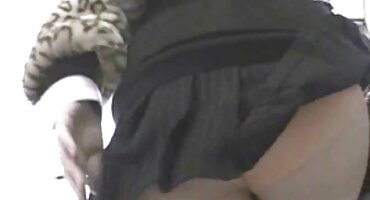 En el vestuario chica con pezones perforados follada xxxseñora por amado