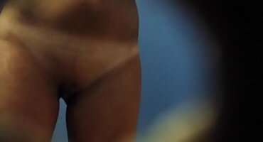 Joven pelirroja alumna en medias cojiendo señoras buenotas seducida profesora en público