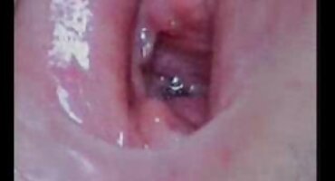 Joven rubia doma ágilmente la lujuria senoras porno de una enorme polla