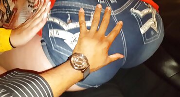 Puta con grandes señoras maduras cogiendo tetas follada por dos chicos